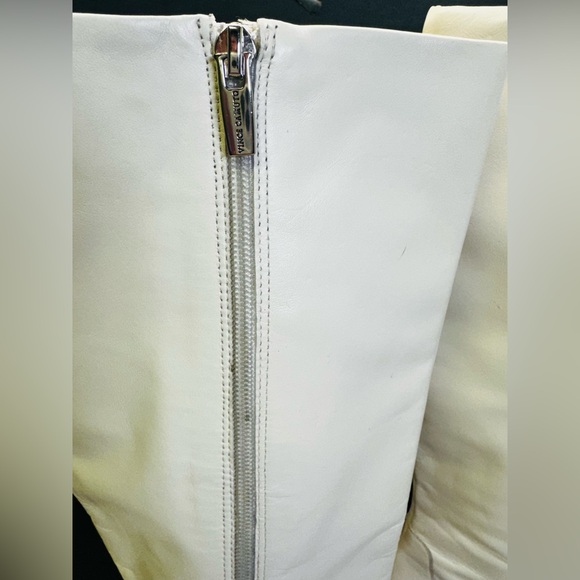 VINCE CAMUTO Kalinder Leather Tall Boot In Creamy White Size 6.5 - Picture 3 of 10